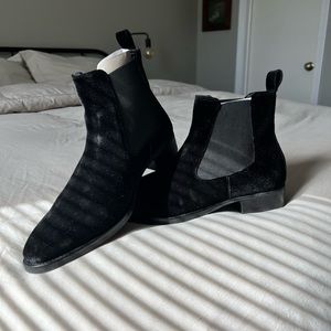 Brand: Aldo Color: Black Fabric: Suede Style: Chelsea Boots Size: US 8 Men’s